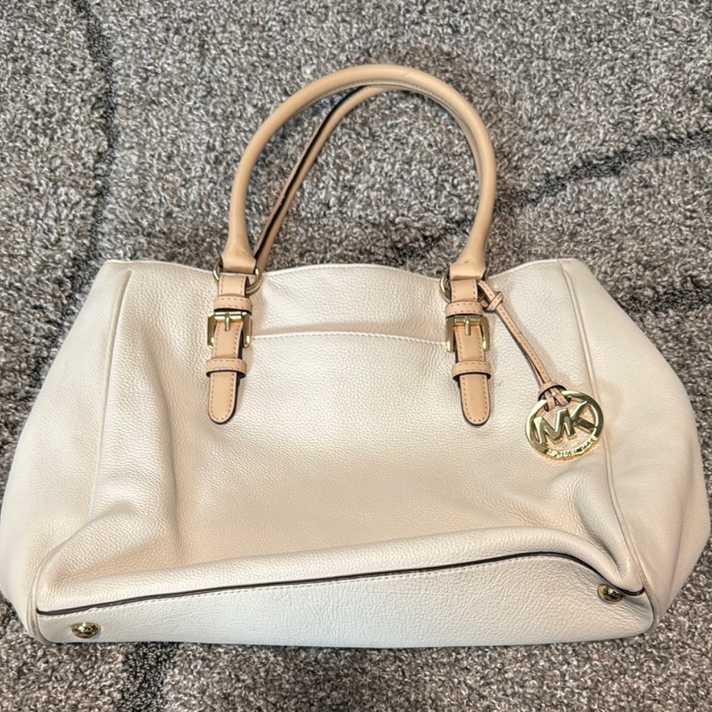 *SOLD ON EBAY* Michael Kors Cream Pebbled Leather shoulder bag